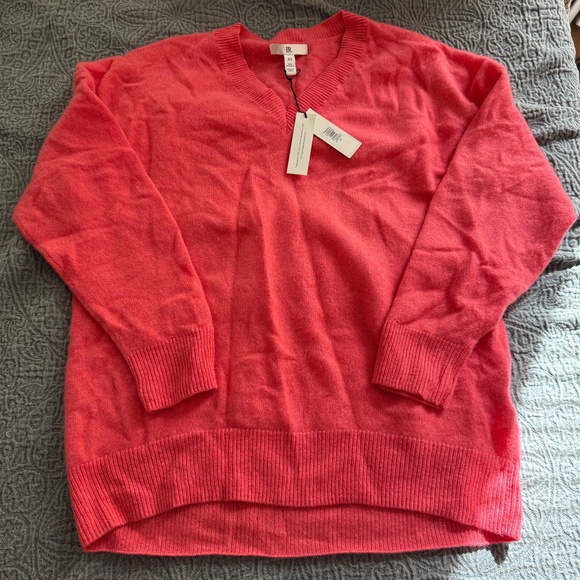 Banana Republic Cashmere Sweater - Picture 2 of 3